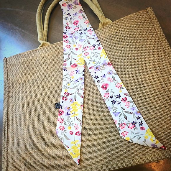 Free Give Away Sunflower Key Chain With Purchase Of Bag & Scarf! - Picture 5 of 15